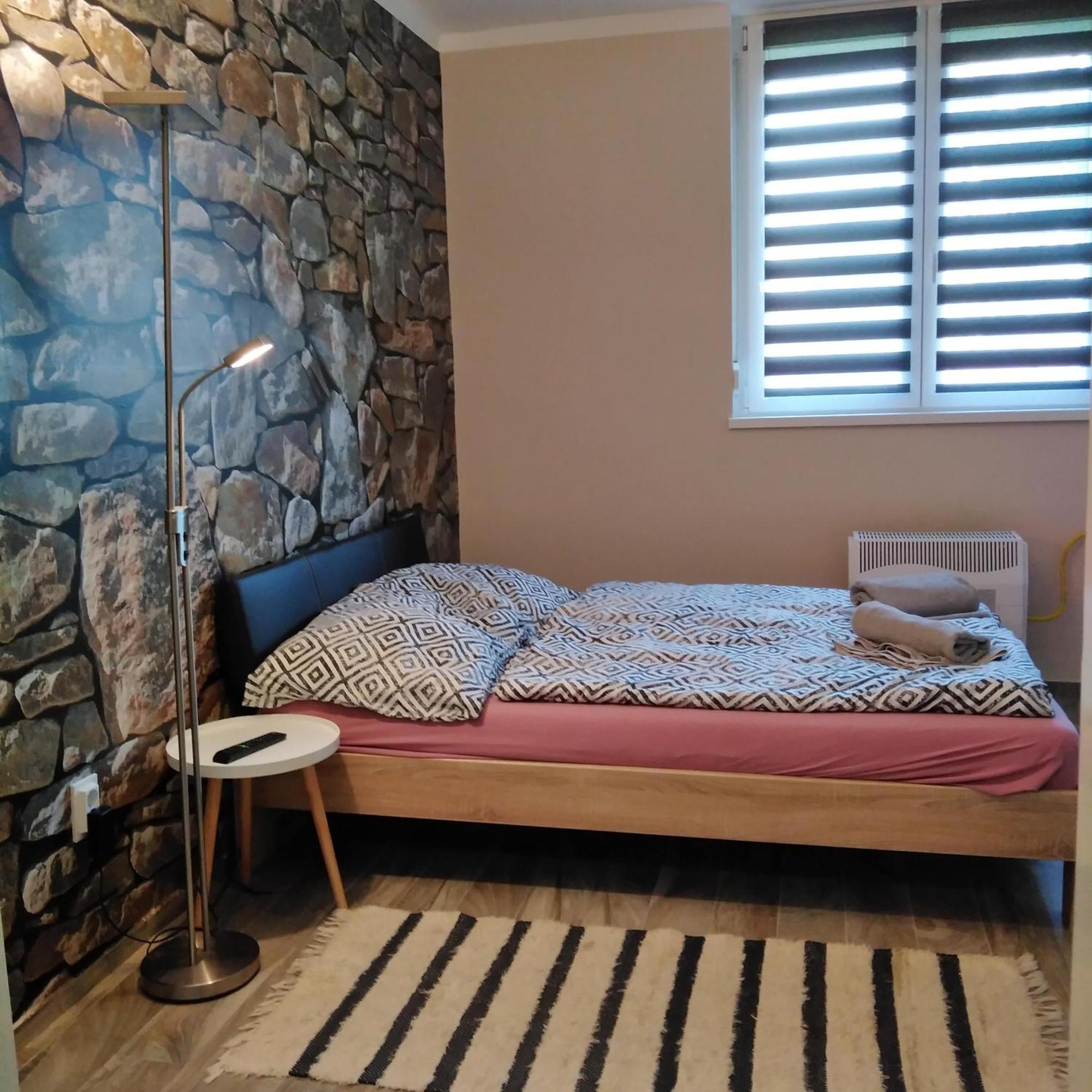 Desi Apartman Kaposvár エクステリア 写真