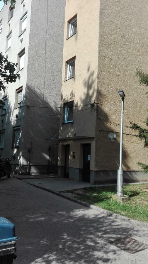 Desi Apartman Kaposvár エクステリア 写真